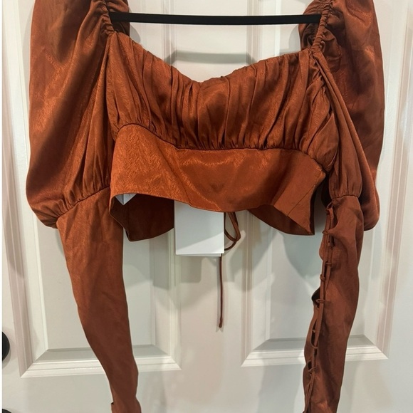 BNWT Alamour the Label Rafael Crop Lace Up Rust Shimmer Blouse size Medium - Picture 5 of 8